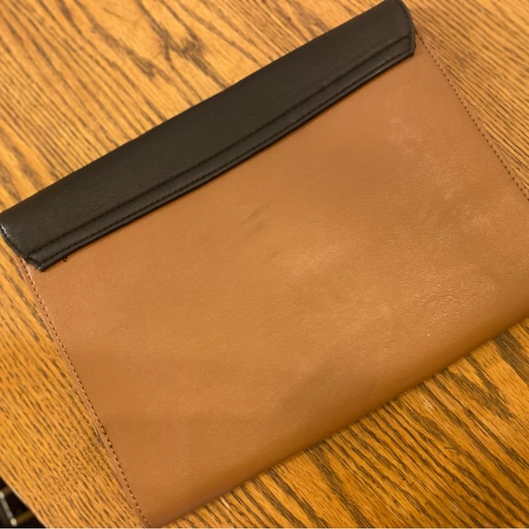 Express Envelope Clutch - Picture 2 of 4